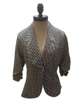 Black & White Geometric Print Blazer - Women’s Suit Jacket